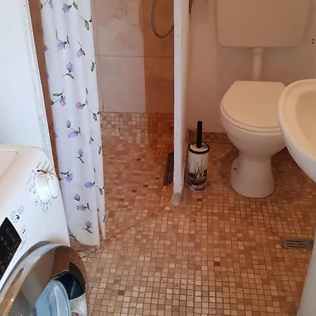 Apartment Yes *
